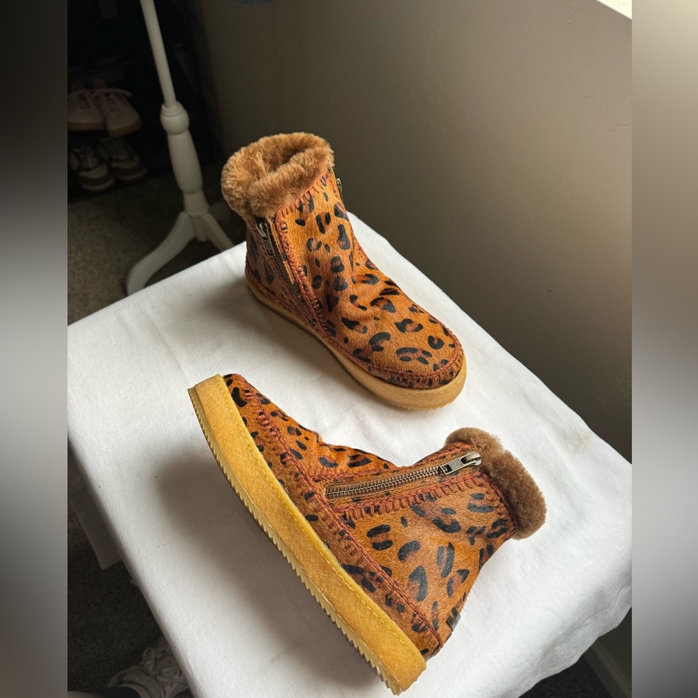 Anthropologie Laidback London Setsu Ankle Boots Leopard Print Size 38 USA  7.5-8
